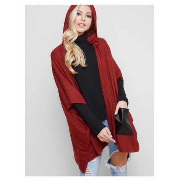 Hooded Burgundy Open Front Poncho With Faux Leather Pockets -NEW - Picture 3 of 3